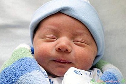 Yenidoğan bebeğiniz ilk ayda nasıl gelişiyor?
