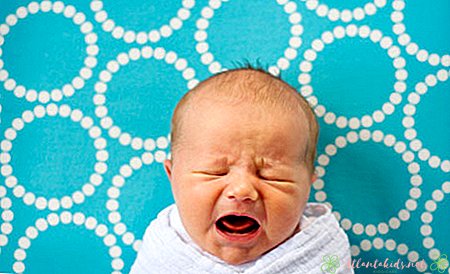 शिशुओं में थ्रश के लक्षण क्या हैं?