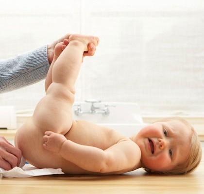 ¿Qué causa el estreñimiento del bebé?