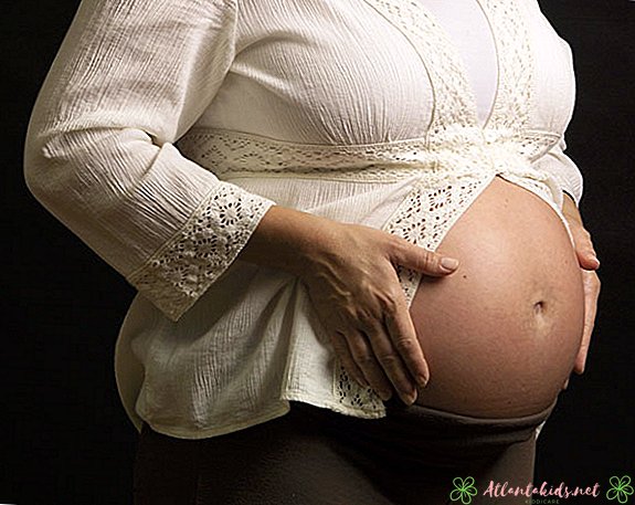 Zgodbe o starih ženah o nosečnosti - nov otroški center