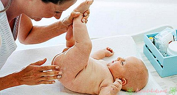 Quelles sont les causes du sang lorsque vous essuyez les fesses de bébé? - Centre New Kids