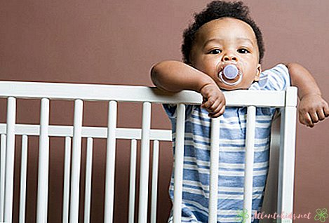 Toddler Climbing Out of Crib, è normale?